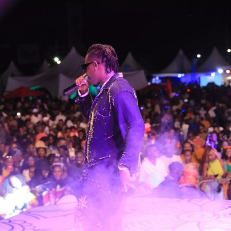 Bruce Melodie yanyuze abakunzi b’umuziki we muri Uganda (Amafoto)