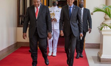 Perezida Kagame yitabiriye isinywa ry’amasezerano yakira RDC muri EAC