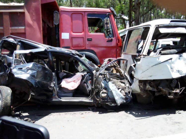 Kamonyi: Abantu 32 bakomerekeye mu mpanuka ikomeye y’imodoka