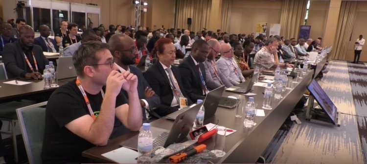 Ibikorwaremezo, ibikoresho bidahagije mu ikoreshwa rya internet nibimwe mu bikigoye Abanyafurika