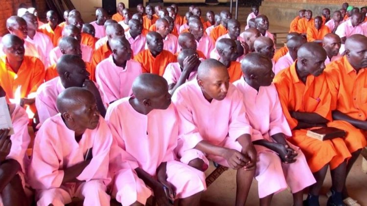 Abatanga ubwunganizi mu by’amategeko baravuga ko hari amategeko arimo inenge zituma abaturage benshi barengana.