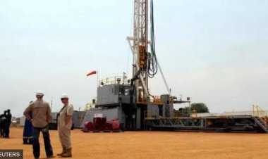 Uganda yamaganye EU irwanya umushinga wayo w’ibikomoka kuri Peteroli.