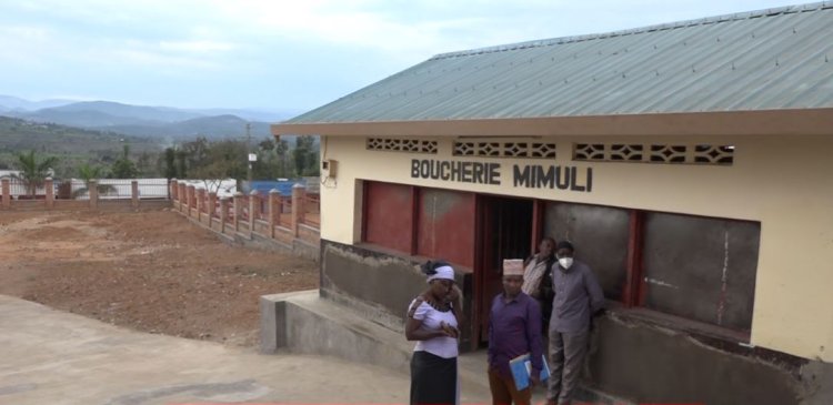 Nyagatare : Abacuruza inyama mu isoko rya Mimuli barasaba ko inzu yabo yakubakwa neza