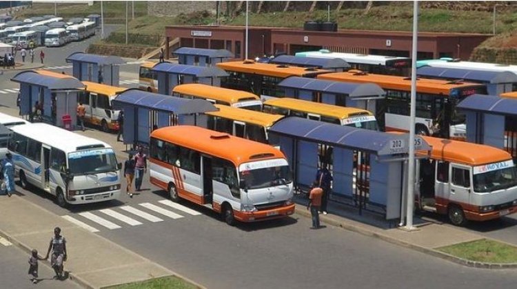 Abaturarwanda baragirwa inama yo gukoresha imodoka rusange mu ngendo zabo nk’uburyo bwo kurengera umwuka duhumeka.