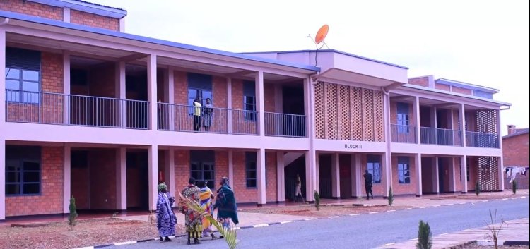 Nyaruguru - Munini : Barishimira umudugudu w'ikitegererezo batujwemo