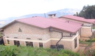 Burera: Abatujwe mu mudugudu w’icyitegererezo wa Ruhunde barasaba irimbi.