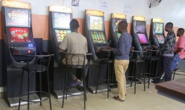 Rubavu: Abasenyewe n'imikino y'amahirwe izwi nk'ibiryabarezi barashima  umwanzuro wo kubifunga.