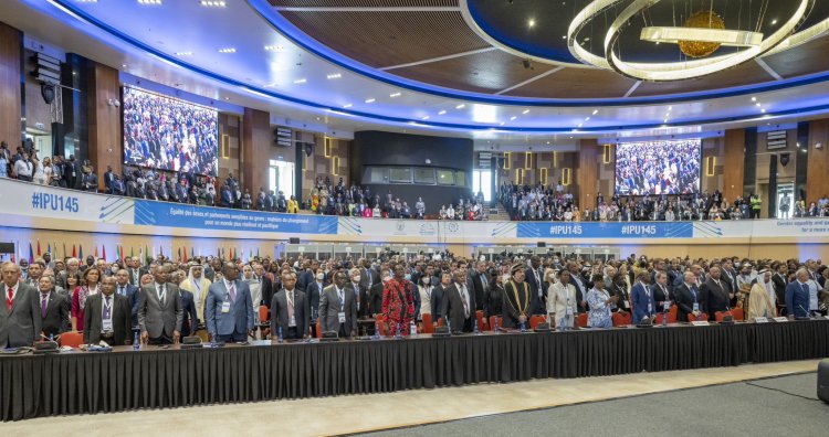 Perezida Kagame asanga inteko zishinga amategeko zo ku isi zikwiye gushyira imbere uburinganire