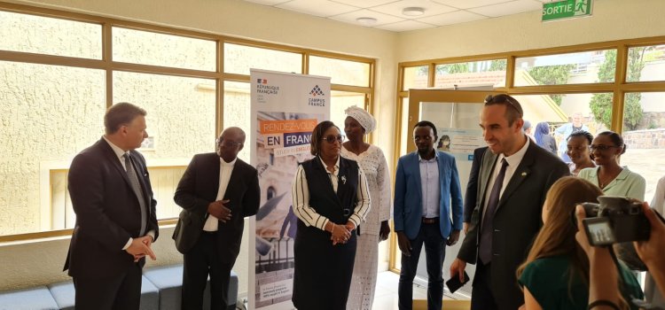 U Rwanda ruvuga ko ari amahirwe kuba harafunguwe ikigo gifasha abashaka kujya kwiga mu Bufaransa