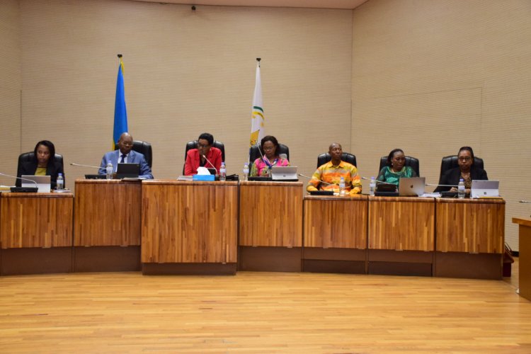 Urwego rw'Umuvunyi rurimo gukurikirana ruswa y'igitsina ivugwa mu nzego za leta