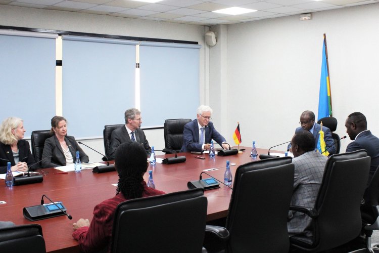 Ubudage burifuza ko inkunga buha u Rwanda zarufasha kurushaho kwigira