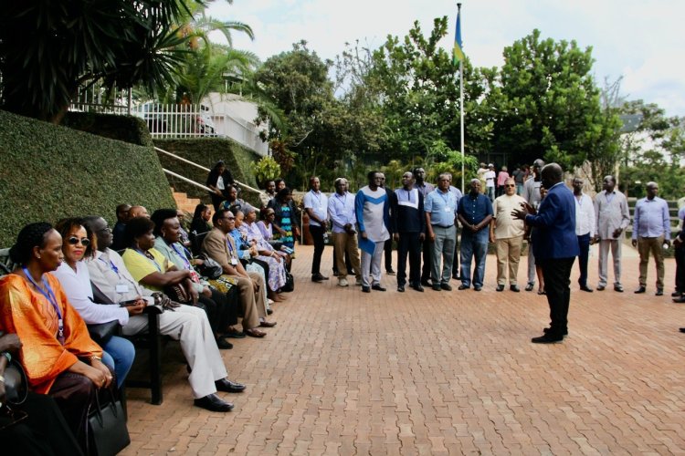 Abadepite ba EALA basuye urwibutso rwa Jenoside rwa Kigali biyemeje guhashya Jenoside