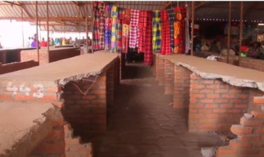 Burera: Umugabo ufite uburwayi bwo mu mutwe arasabirwa ubuvuzi kuko ari gusenya isoko rya Gahunga!