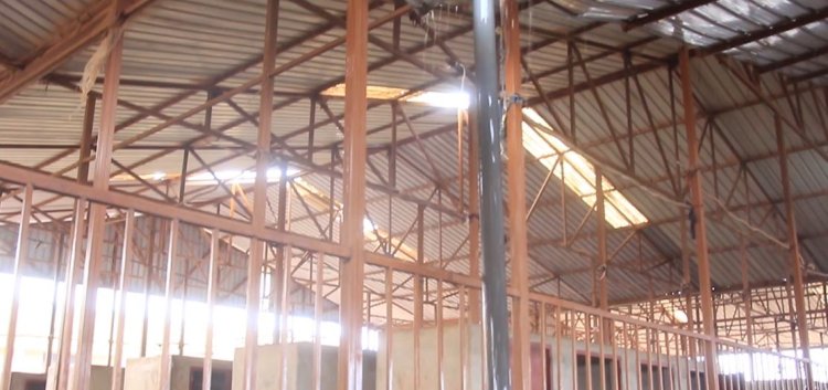 Burera: Abarema n’abacururiza mu isoko ryo mu Gitanga barasaba ko ryasanwa kuko ryashaje