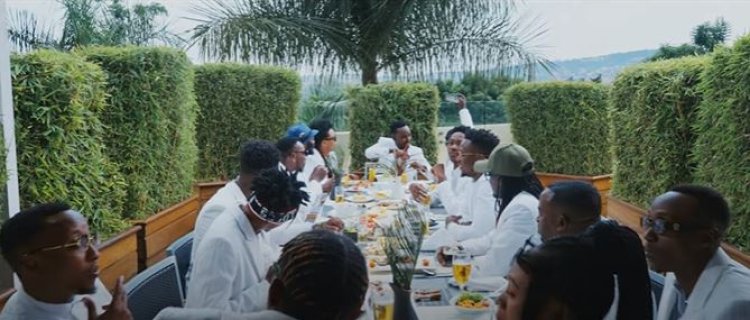 Yago yifatanyije n'abakunzwe muri Showbiz nyarwanda mu ndirimbo ye nshya yise SUWEJO