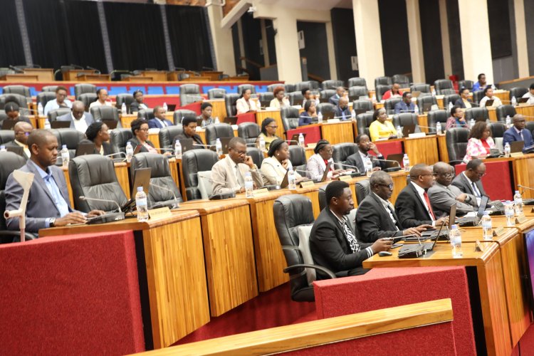 Sena y'u Rwanda irasaba Polisi koroshya ibihano bihabwa Abashoferi