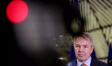 Finlande igiye gushaka uko yakwinjira muri NATO itisunze Suede.