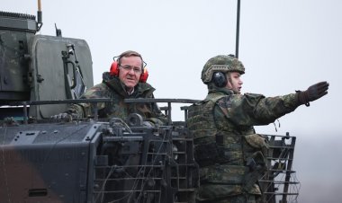 Ukraine: Ubudage bwatangaje ko imodoka z’intambara za Leopord 2 zizohereza mu mpera ya Werurwe.