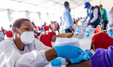 Urukingo rwa Covid-19 rwo kwishimangiza rukomeje gutangwa