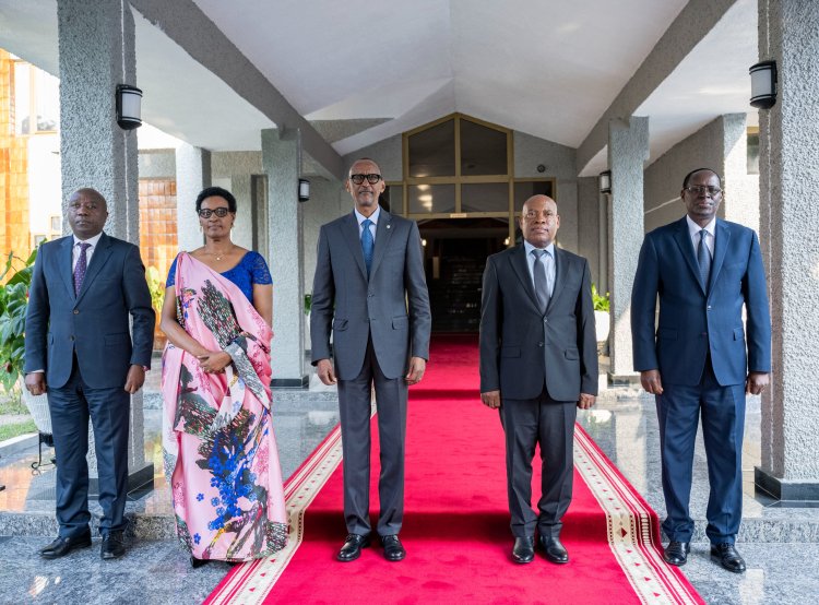 Perezida Paul Kagame yasabye Perezida mushya wa Sena gushyira imbere inyungu z’abaturage