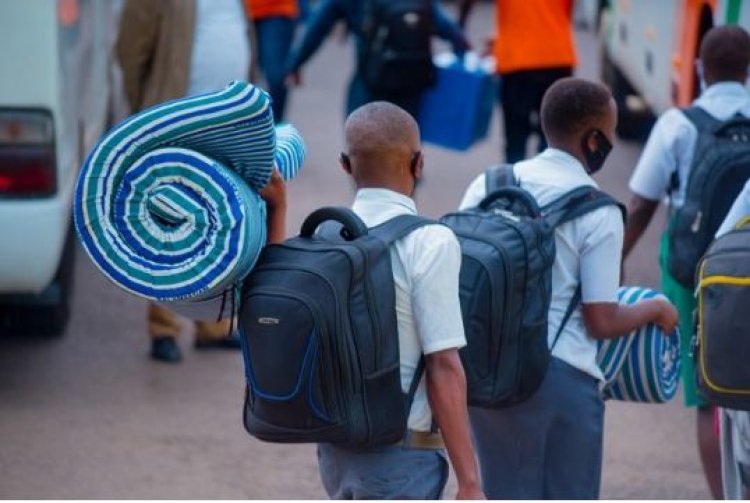 Amakosa mu itangwa ry’amashami ku banyeshuli batsinze, muri Kaminuza y’u Rwanda hakorwa amavugurura: menya amwe mu makuru y’uburezi yaranze umwaka