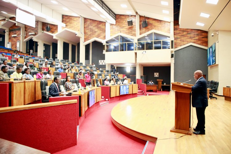 Perezida wa Sena y’u Rwanda avuga ko hakwiye kujyaho uburyo bwo kuvugurura amategeko akumira ruswa