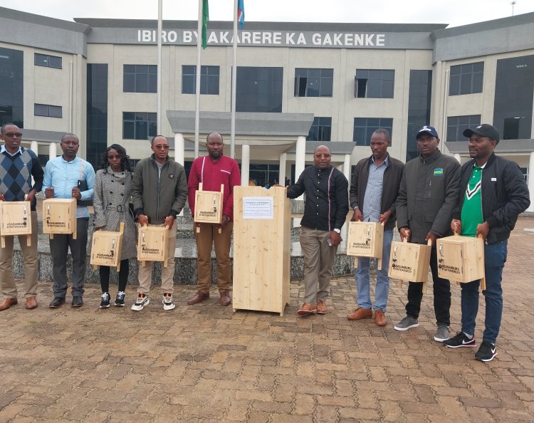 Abaturage bategereza ibisubizo by'agasanduku k'ibitekerezo bagaheba