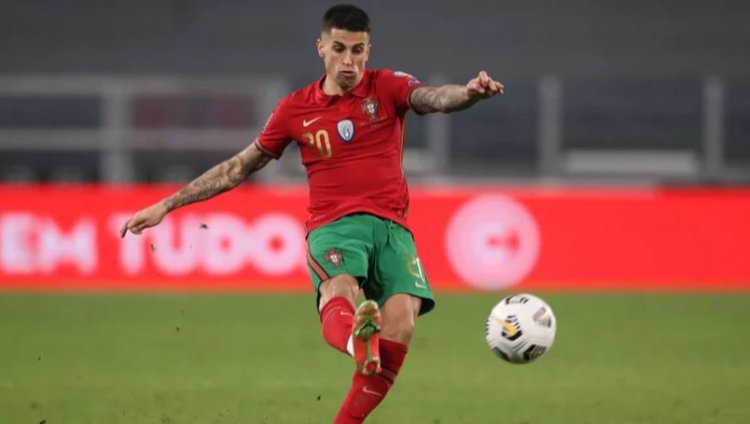 Myugariro w’umunya-Portugal Cancelo (Manchester City) yatijwe Bayern Munich.