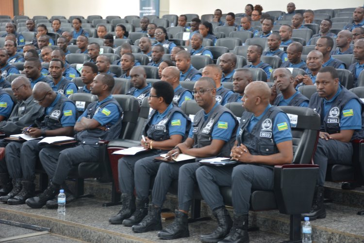 Minisiteri y'Ubutabera irasaba abakozi ba RIB kurangwa n'ubunyangamugayo