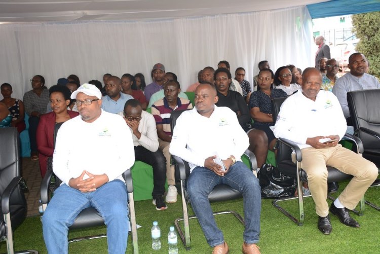 Abacururiza muri Centre y'umujyi wa Kigali bizigamiye arenga miliyoni 2 muri gahunda ya Ejo Heza