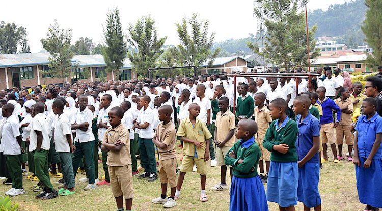 Ababyeyi bakwiye kureka abana bakihitiramo amasomo biga