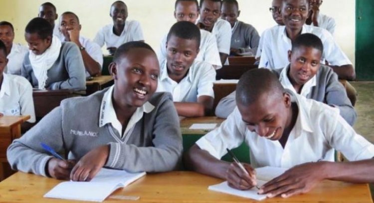 Isaha yo gutangiriraho amasomo yarahindutse! Amwe mu makuru y’uburezi yaranze umwaka