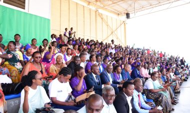 Abagore barakangurirwa gukoresha ikoranabuhanga