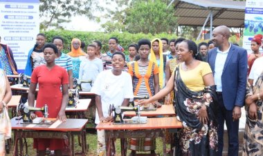 Rwamagana: Abagore n’abakobwa bakora umwuga w’ubudozi barasabwa kwifashisha ikoranabuhanga