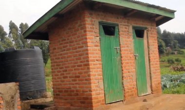 Burera - Rugarama: Kubera ubwiherero rusange buhora bufunze bituma abantu biherera ku gasozi bigateza umwanda