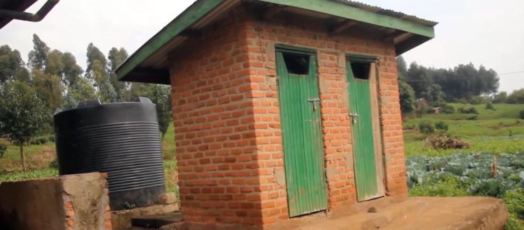 Burera - Rugarama: Kubera ubwiherero rusange buhora bufunze bituma abantu biherera ku gasozi bigateza umwanda