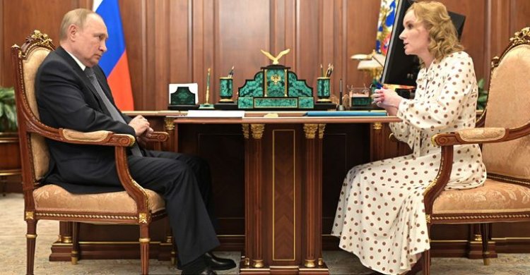 Umuyobozi w’umurusiya washyiriweho impapuro zo kumuta muri yombi aratanga ikiganiro muri ONU.