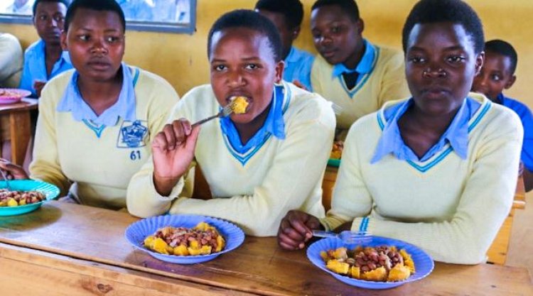 Izamuka ry’ibiciro ku isoko: impungenge mu mashuli mugihe ingengo y’imari bahabwa itiyongera.