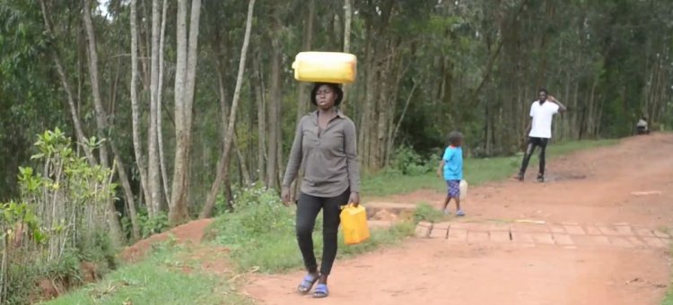 Nyanza: Babangamiwe  no kutagira amazi mugihe amatiyo yayo anyura aho batuye!