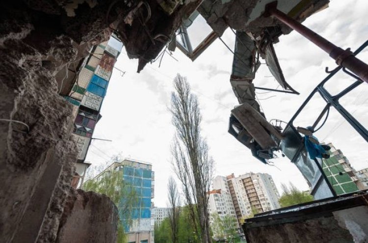 Uburusiya: Abategetsi bimuye abaturage bo mu bice 9 bihana imbibe na Ukraine.