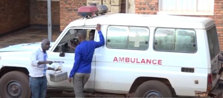 Kayonza: Abivuriza ku kigo nderabuzima cya Cyarubare barishimira imbangukiragutabara nsha bahawe yunganira iyari ishaje.