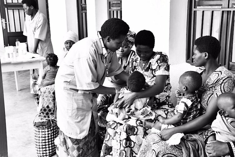 Kwandika abana b'ababyeyi  batabana n'ababataye byitezweho gukemura ibibazo birimo iby'amakimbirane.