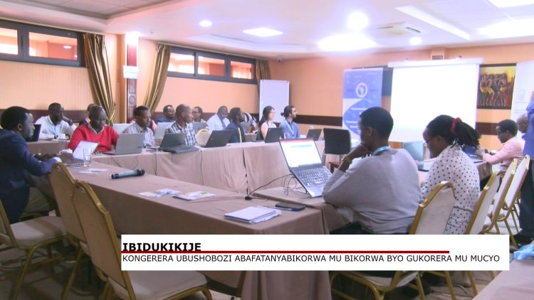 Abafatanyabikorwa mu mishinga irengera ibidukikije bari kongererwa ubushobozi  mu bikorwa byo gukorera mu mucyo