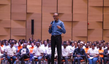 Perezida Paul Kagame arasaba urubyiruko kuba maso rugatanga umusanzu warwo mu iterambere ry’igihugu