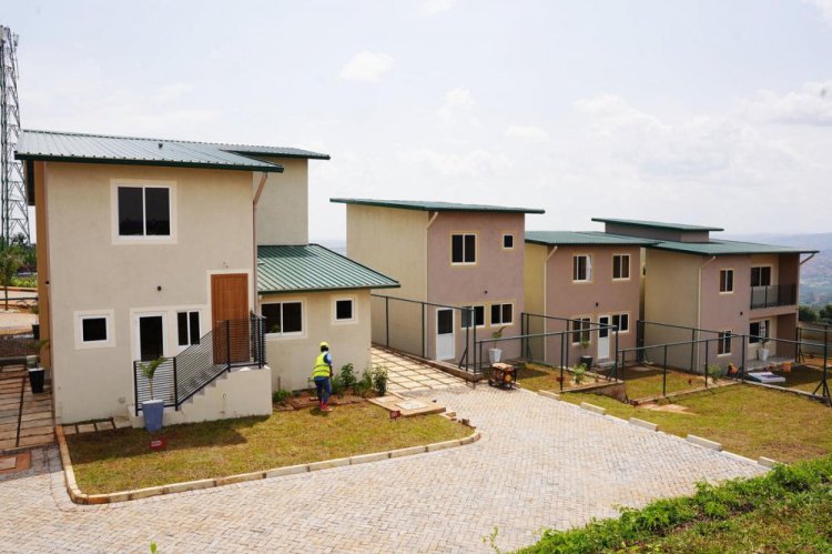 Minisiteri y’ibikorwaremezo yasabwe gusobanura inzitizi ziri muri gahunda yo kubaka inzu ziciriritse