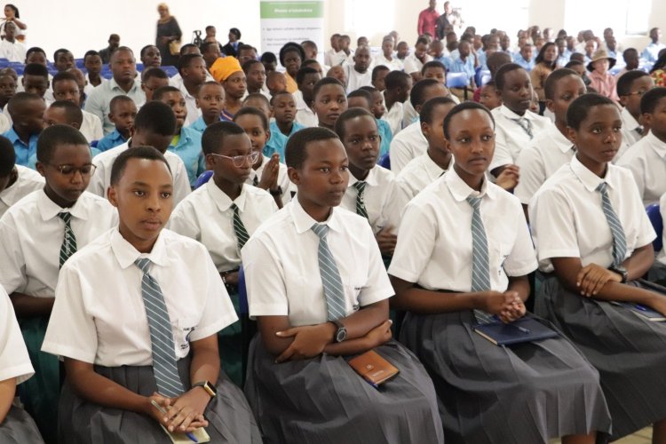 Guterwa inda bakiri bato ni kimwe mu bibazo abana b'abakobwa bagihura nabyo