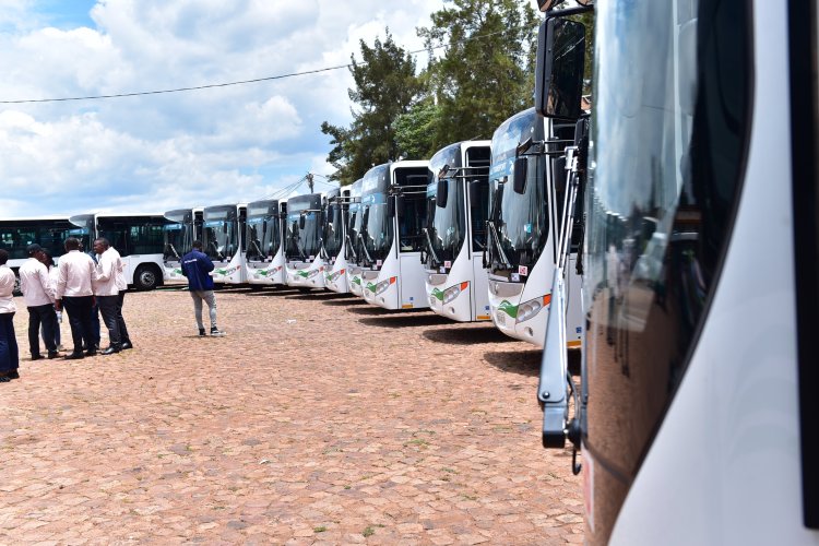 Abagenzi batangiye kwiruhutsa nyuma yuko hongerewe imodoka mu muhanda