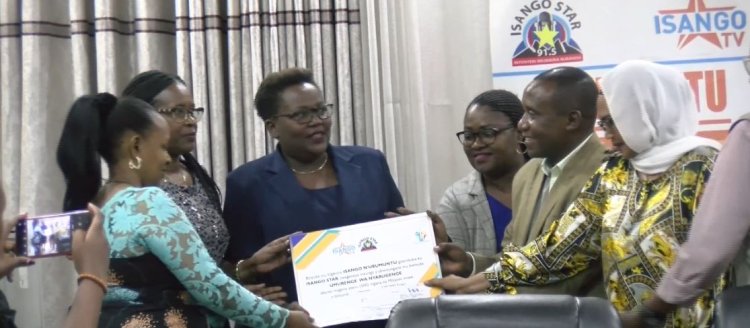 Nyarugenge: Itsinda Isango n’Ubumuntu ryishyuriye ubwisungane mu kwivuza abaturage