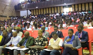 Urubyiruko rwakuriweho umupaka uri hagati yarwo n'isoko ry'umurimo