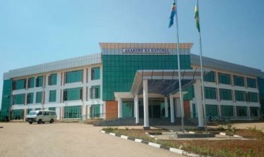 Kayonza: Abayobozi basabwe gukora nk'itsinda mu gukura umuturage mu bukene